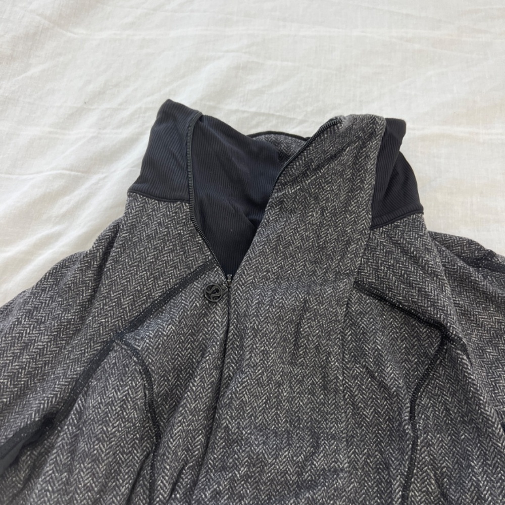 Lululemon Pullover - image 4